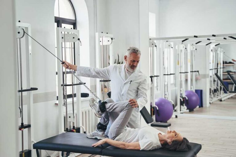 Physiatrist vs physical therapist